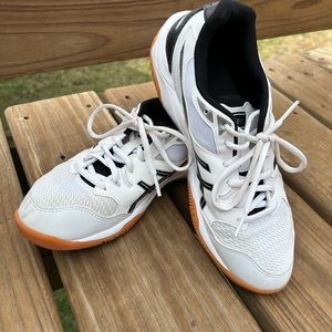 ASICS gel-rocket women’s volleyball shoes, size 8.5
